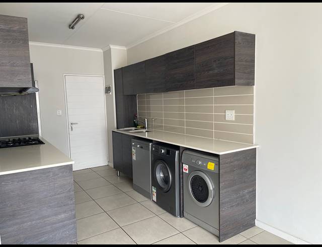 1 BEDROOM APARTMENT FOR SALE IN OLIVEDALE
